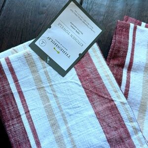 Threshold Set of 2x 2pk Cotton Plain Woven Kitchen Towels - Thumbnail 3